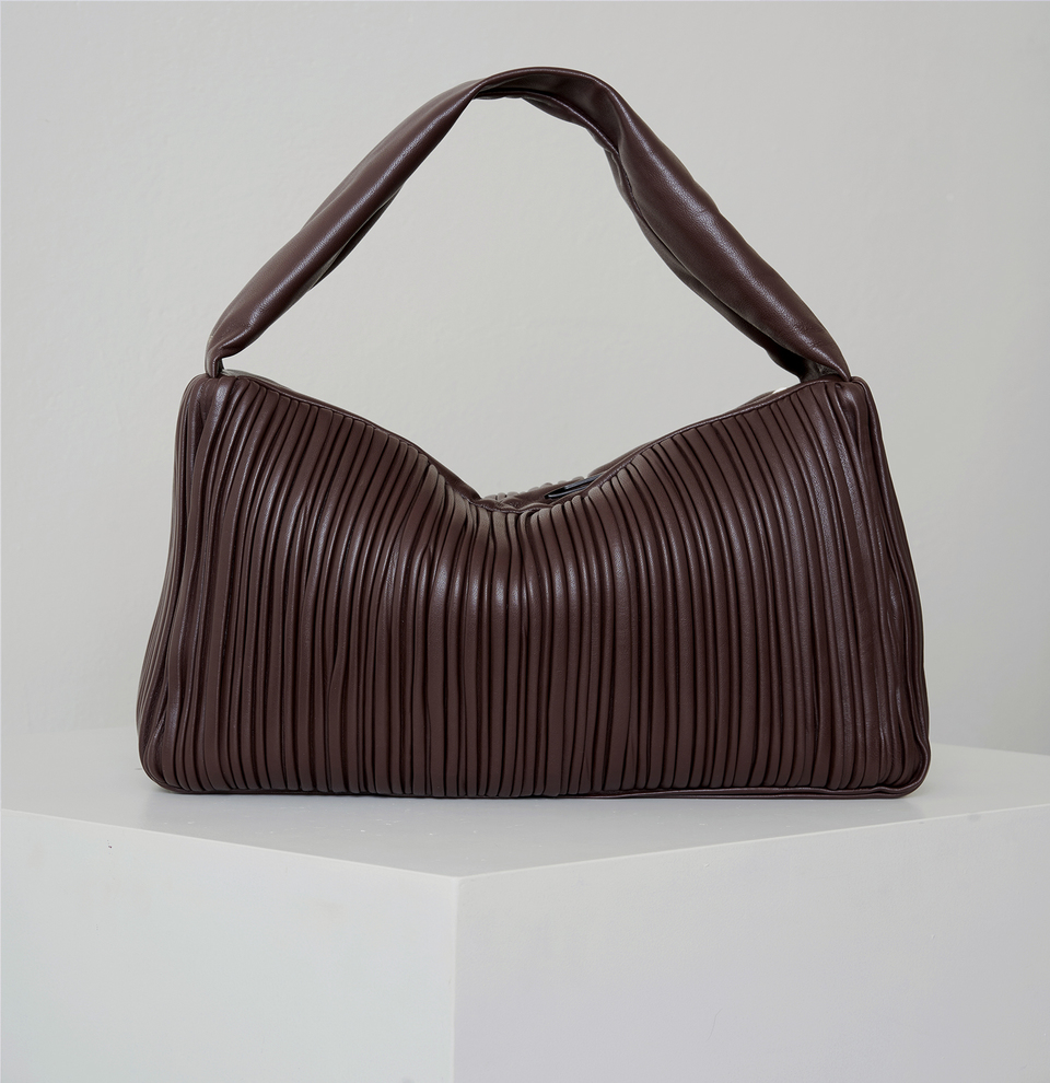 【関税送料込!!★人気沸騰 】Frenzlauer Flyer Plisse Bag Flyer Plissè - Collections - Frenzlauer