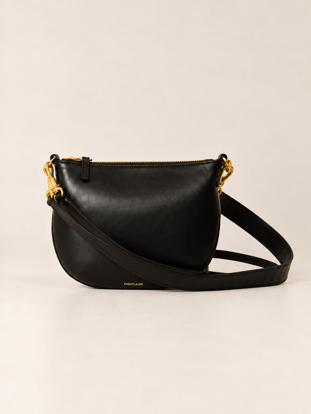 Curve Black